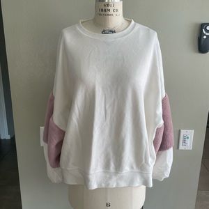Sweatshirt with fur piecing zara